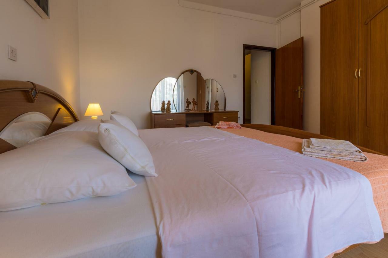 Apartman Laura Selce Exterior photo