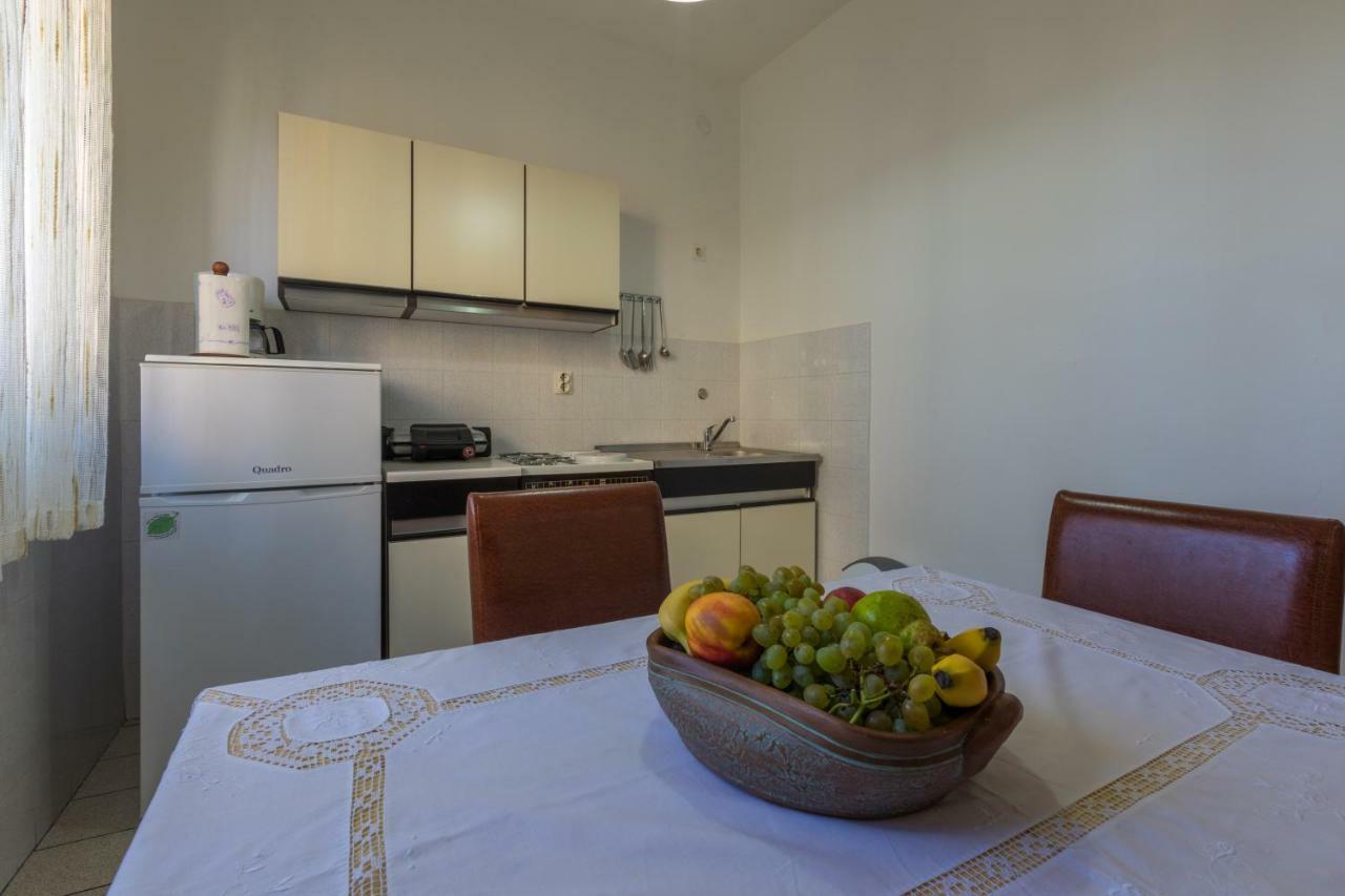 Apartman Laura Selce Exterior photo