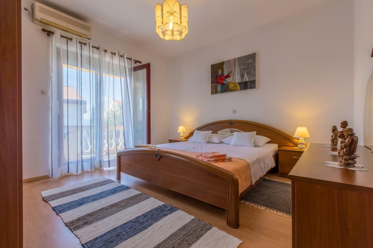 Apartman Laura Selce Exterior photo